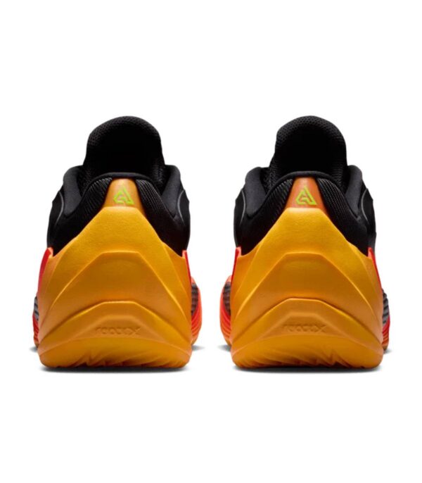 Giannis Freak 8 “Inferno”